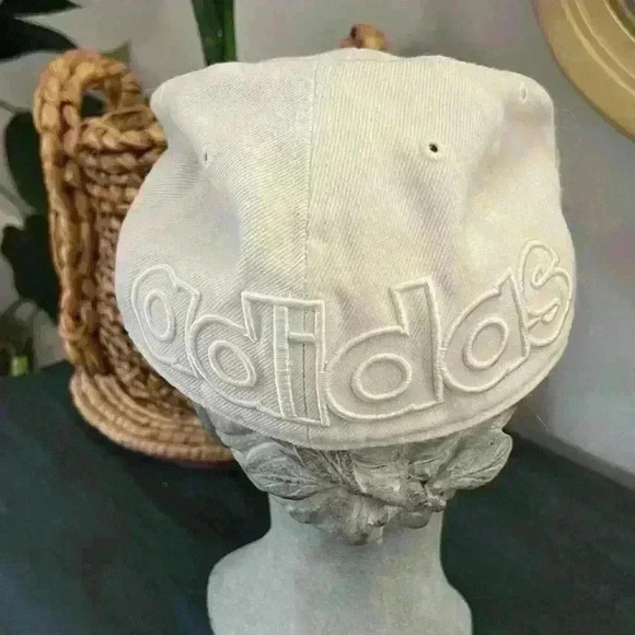 Adidas Cream colored/ white logo hat size 7 1/4 - Picture 3 of 6